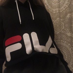 SOLD 🦋FILA Black Cropped Hoodie